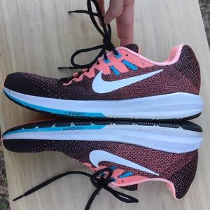 nike run fast lightweight responsive